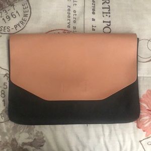 📦 Black and Blush Clutch